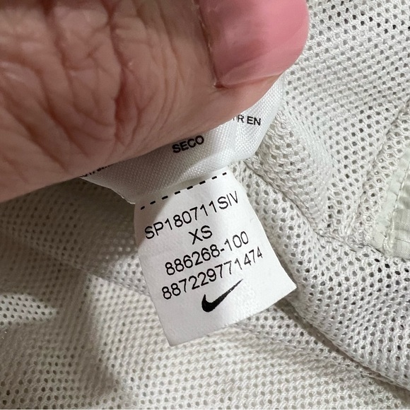 Women’s Nike Tech liberty windrunner 886268-100 jacket XS - Picture 12 of 16